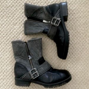 Black leather and grey biker boots w zippers